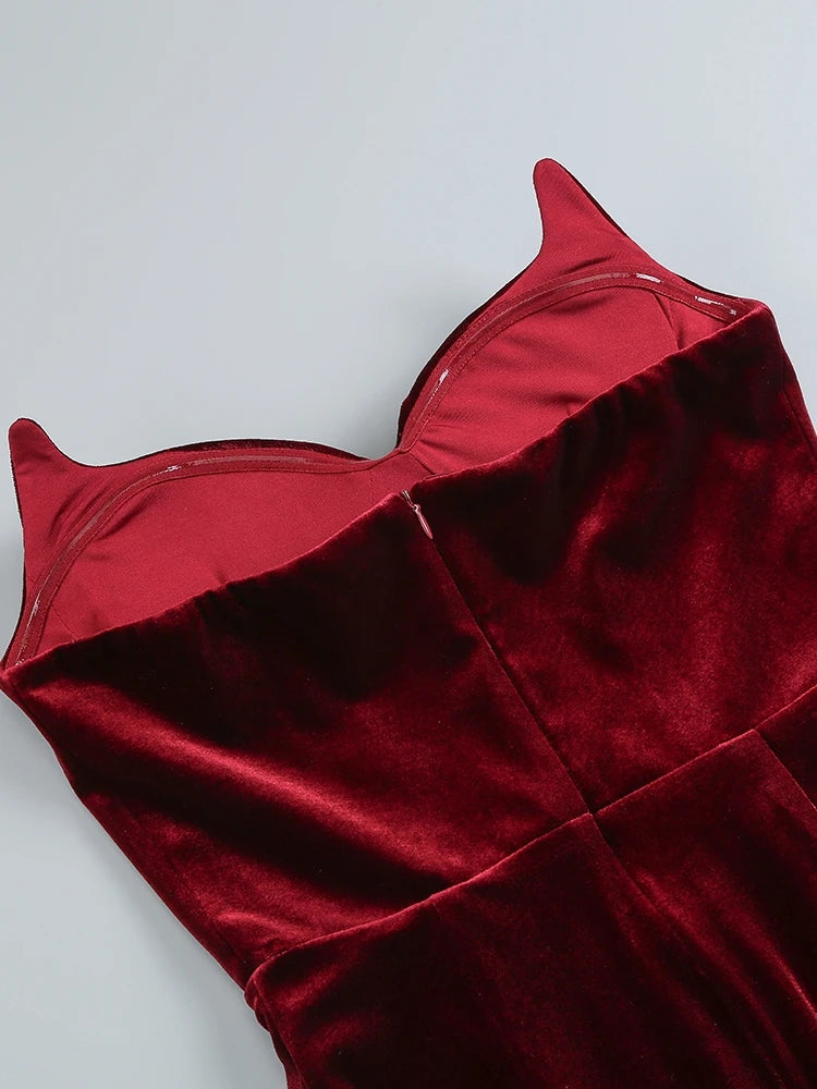 Sexy Burgundy Strapless V Neck Maxi